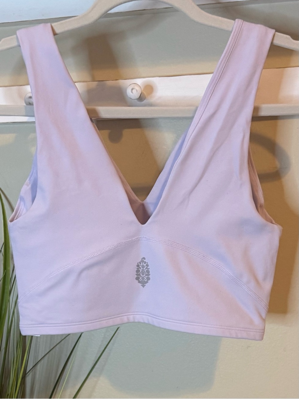 Free People Never Better Crop Sports Bra Size Small V-Neck Lavender Purple EUC!